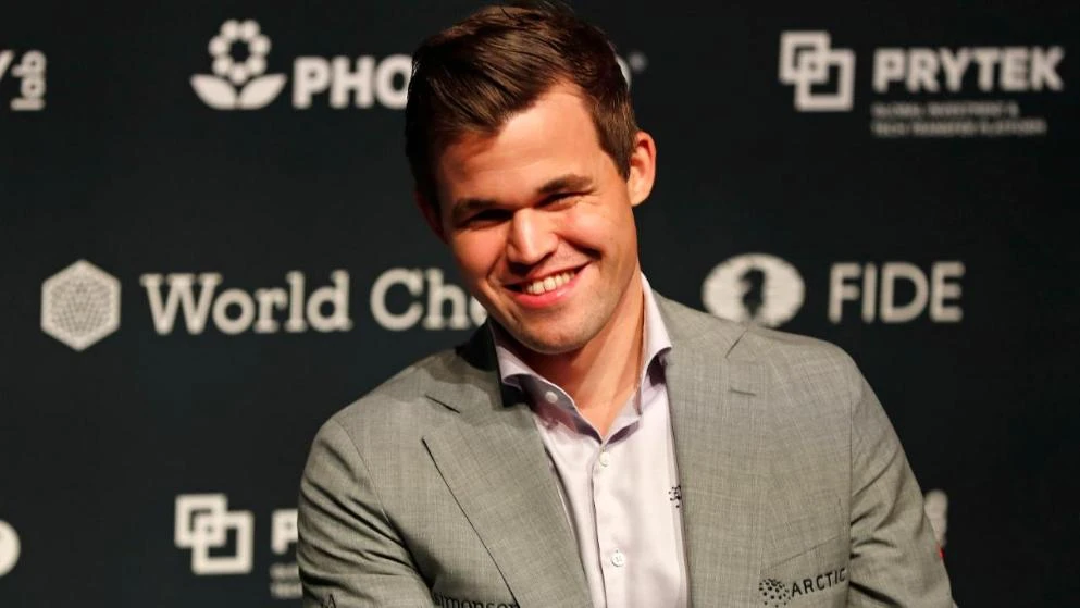 Carlsen uvjerljivo obranio naslov svjetskog šahovskog prvaka 