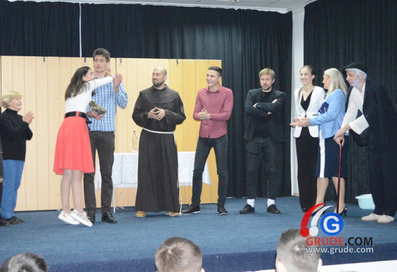 U Grudama izvedena predstava ''Mrginji su u glavi''