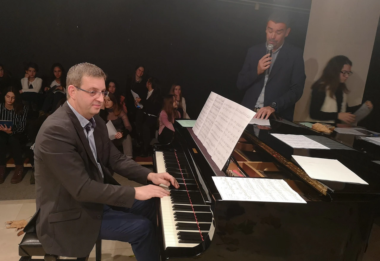 Mostarski osnovci održali večer poezije