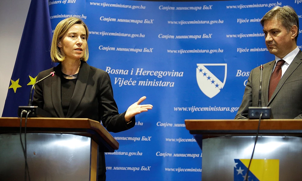 Mogherini: Kosovo mora hitno povući odluke