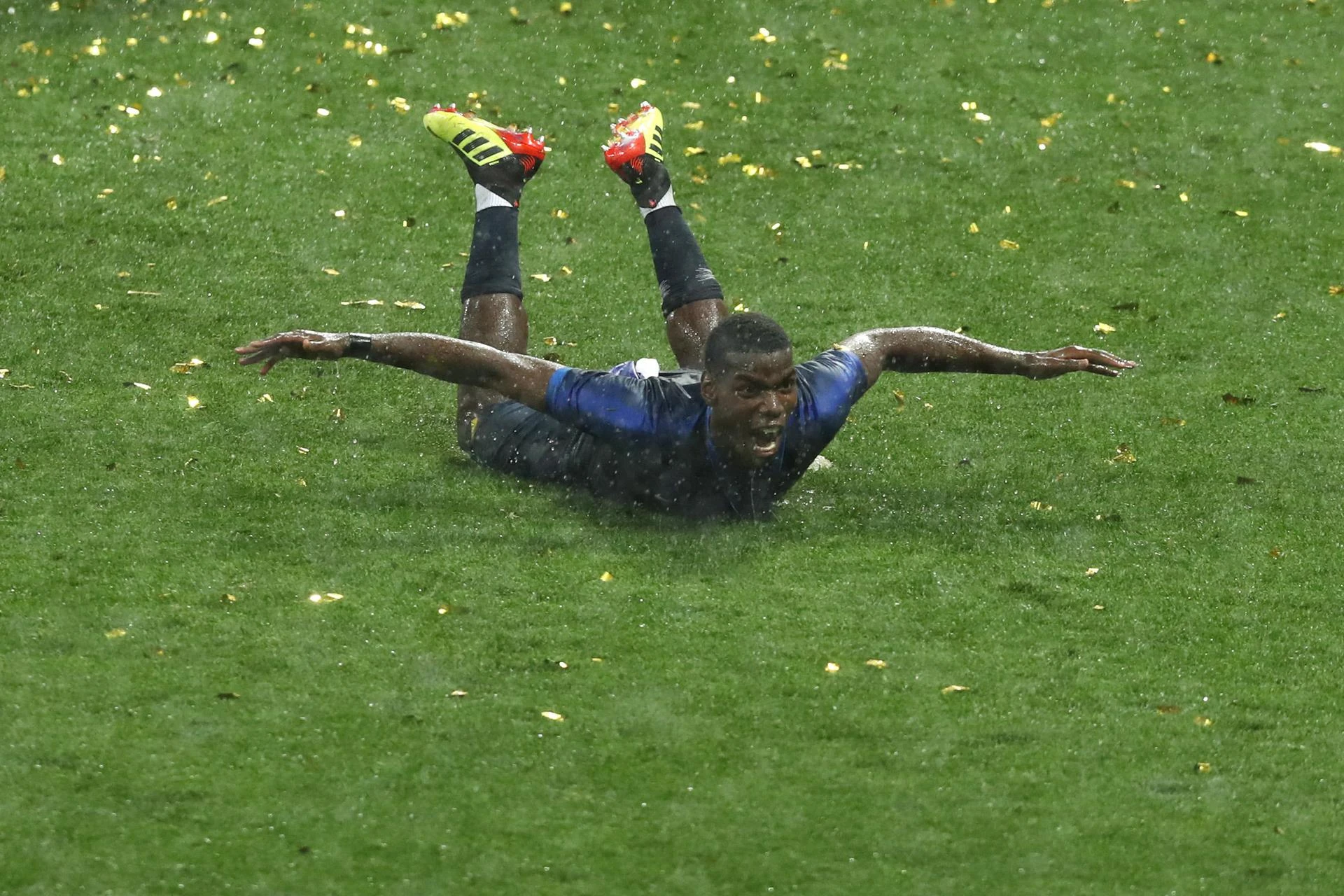 Nikad nije kasno: Paul Pogba odlučio naučiti plivati!