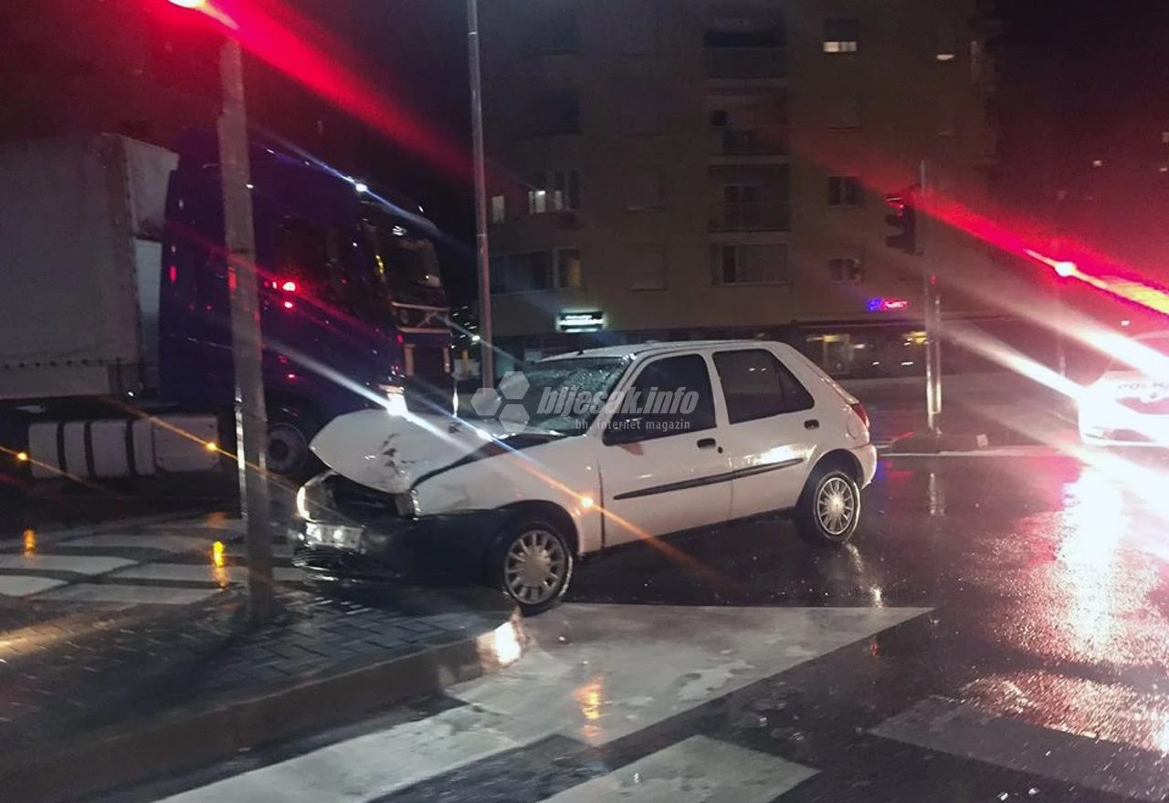Mostar: Sudarili se BMW X5 i Ford Fiesta