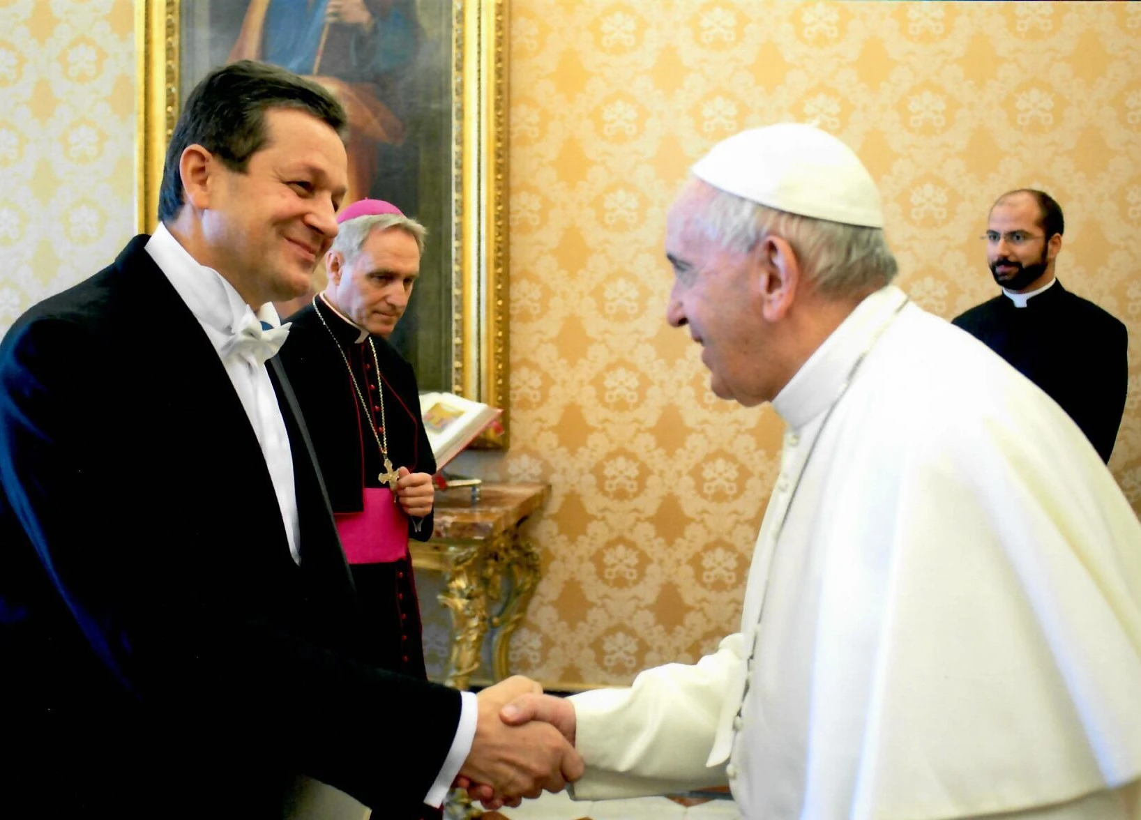 Papa Franjo: Narodima BiH i danas potrebna podrška na putu mira, oproštenja i dijaloga