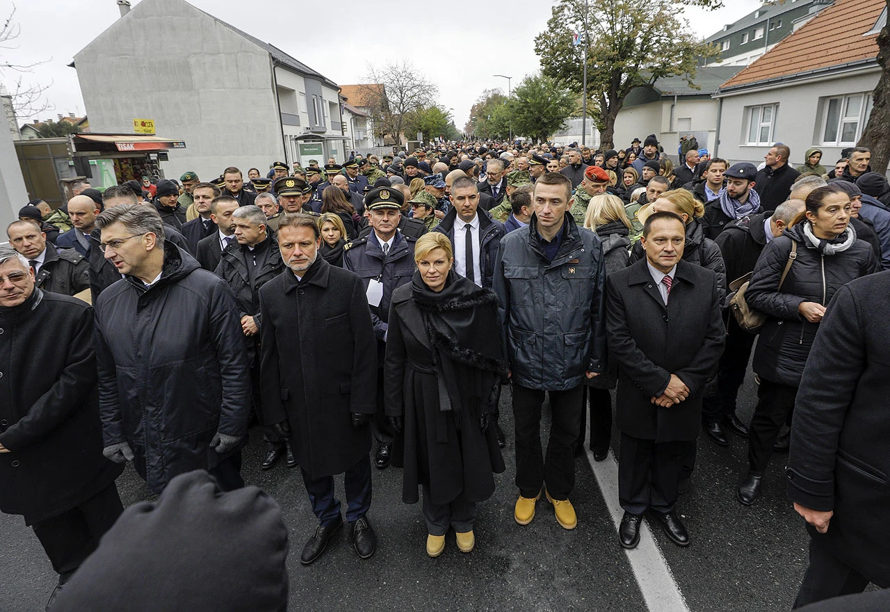 Više desetaka tisuća ljudi u Koloni sjećanja u Vukovaru