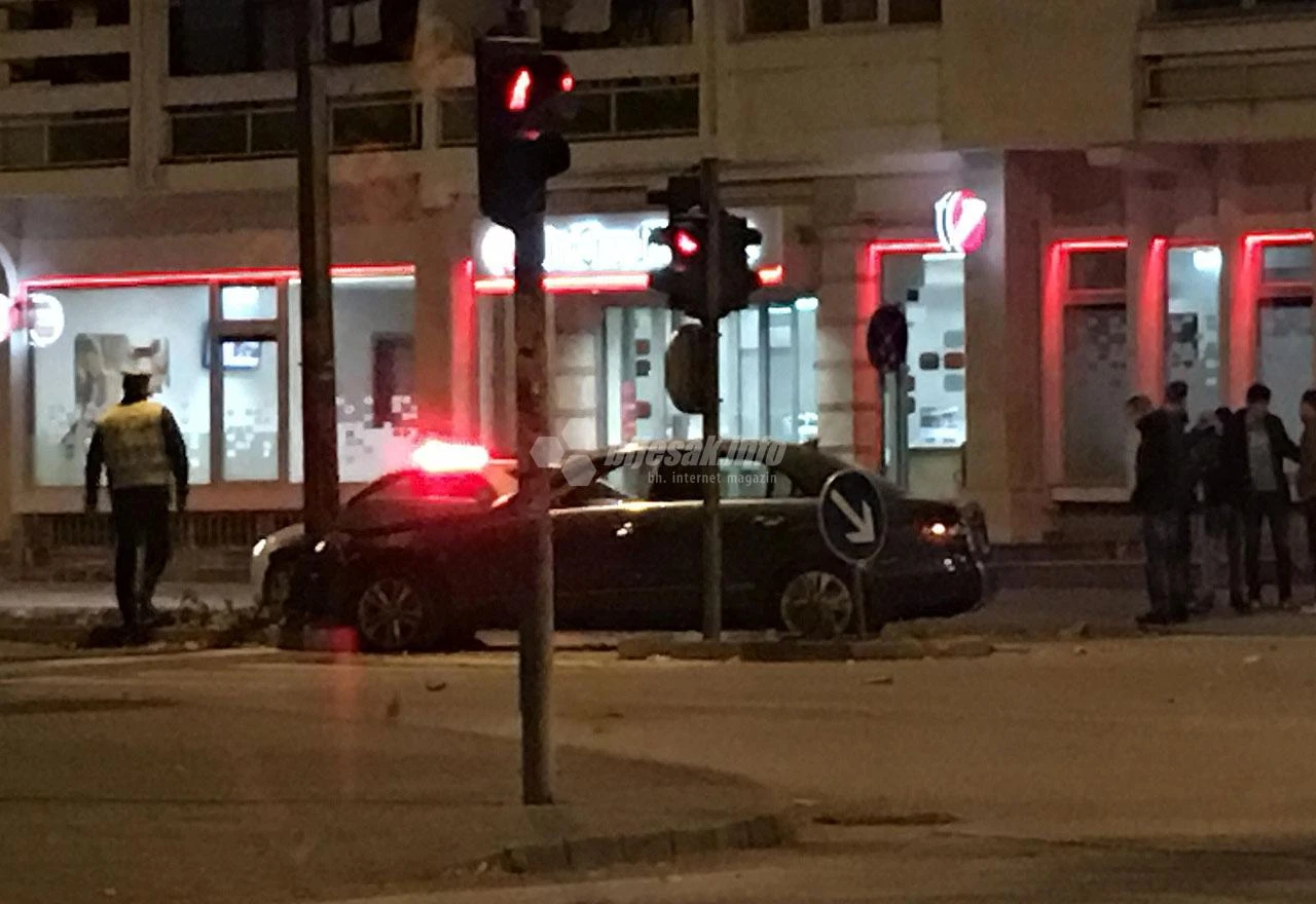 Mostar: Mercedesom u banderu