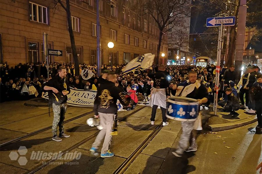 Podrška Zmajevima: Bakljada na Schwedenplatzu, pa korteo do stadiona