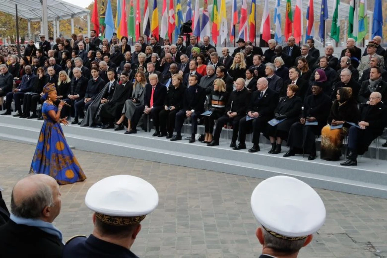Raspored sjedenja naljutio Srbe: Francuzi se ispričali zbog 'Thacija iza Putina'