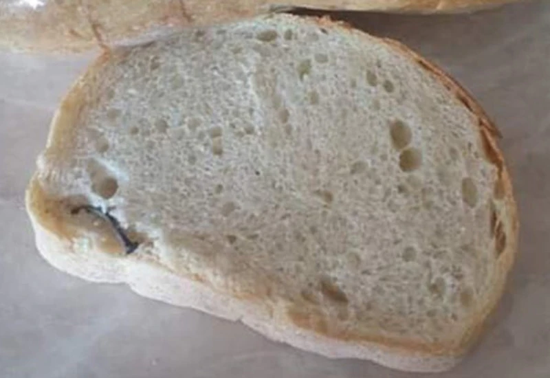 I ovo je BiH: U kruhu pronašla čavao