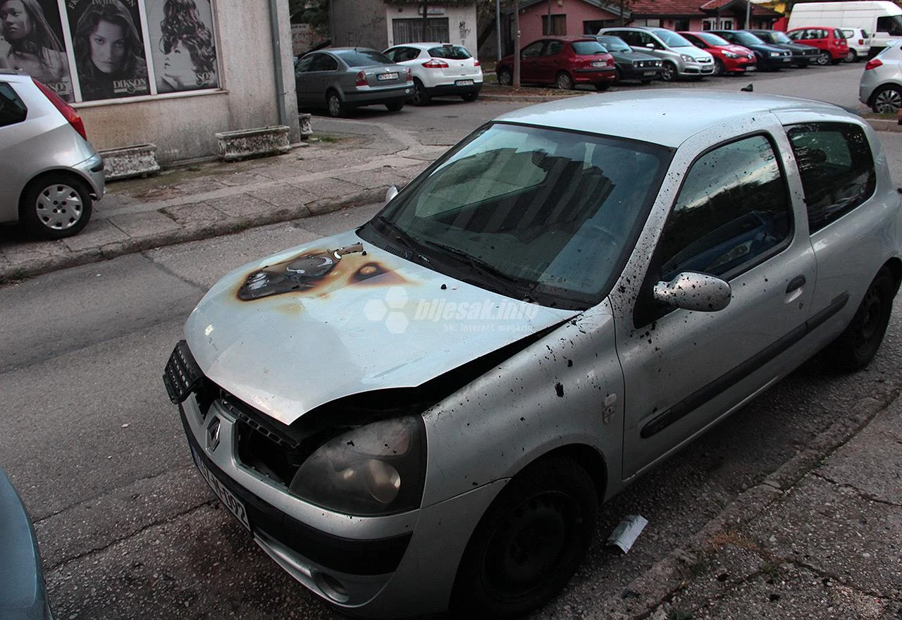 Mostarska noć: Požar na osobnom automobilu