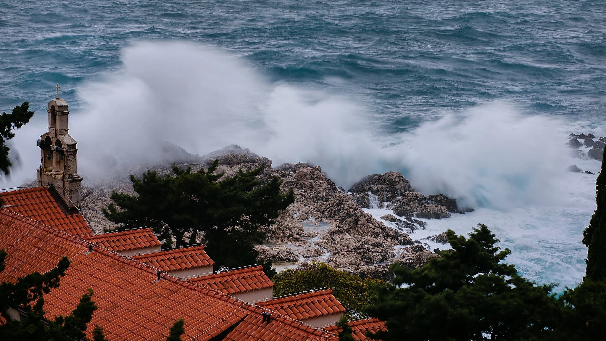 U Dubrovniku zabilježeni valovi viši od devet metara