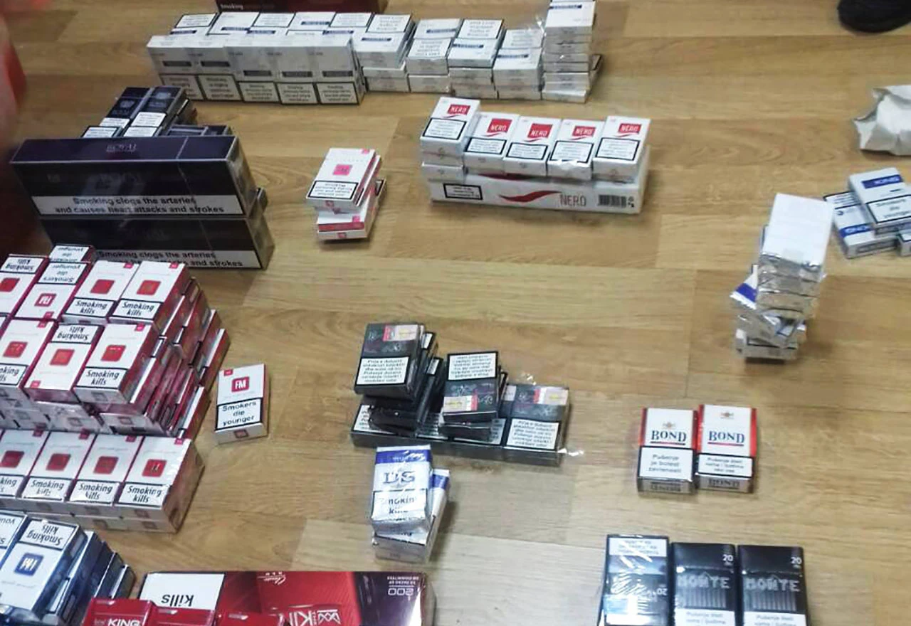 Oduzeli cigarete i skupocjeni tekstil