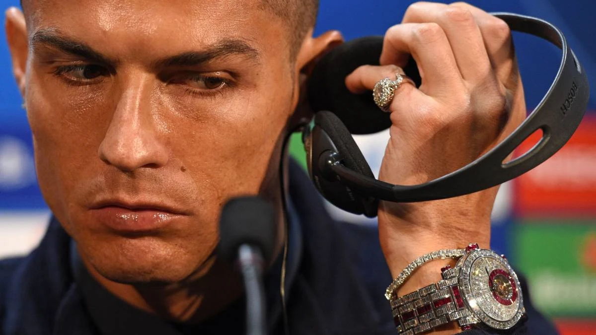 Cristiano Ronaldo na presici sa satom od dva milijuna eura!