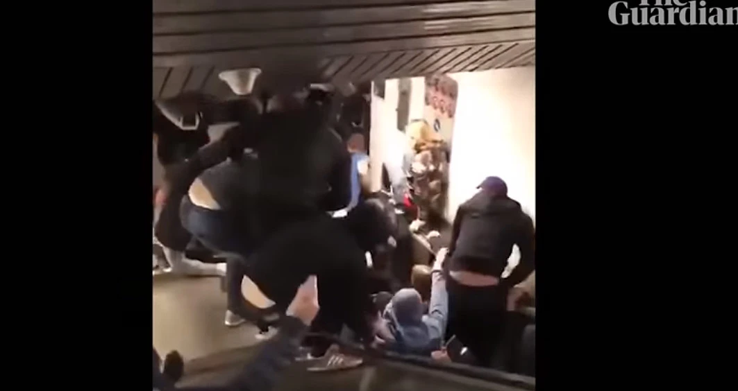 VIDEO | Popustile pokretne stepenice, ozlijeđeno 20 osoba