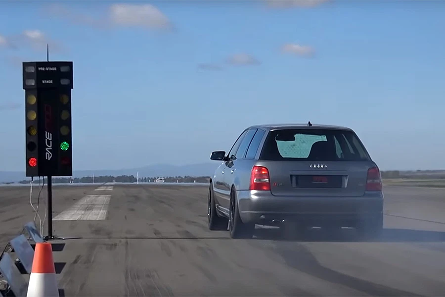 VIDEO | 1400 rasnih konja u ergeli Audija S4 B5