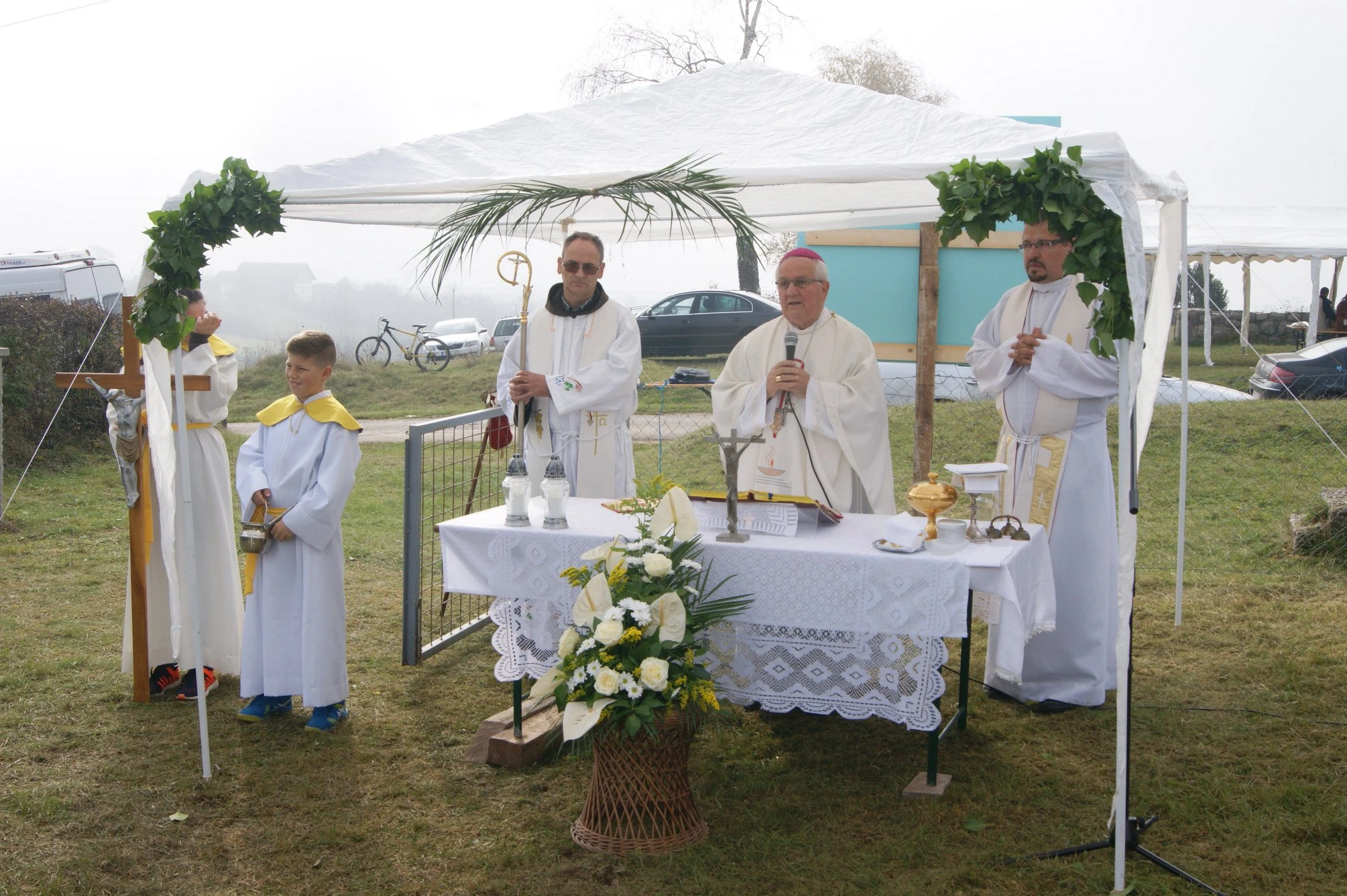 Blagoslovljen kamen temeljac za katoličku crkvicu u Bosanskom Petrovcu
