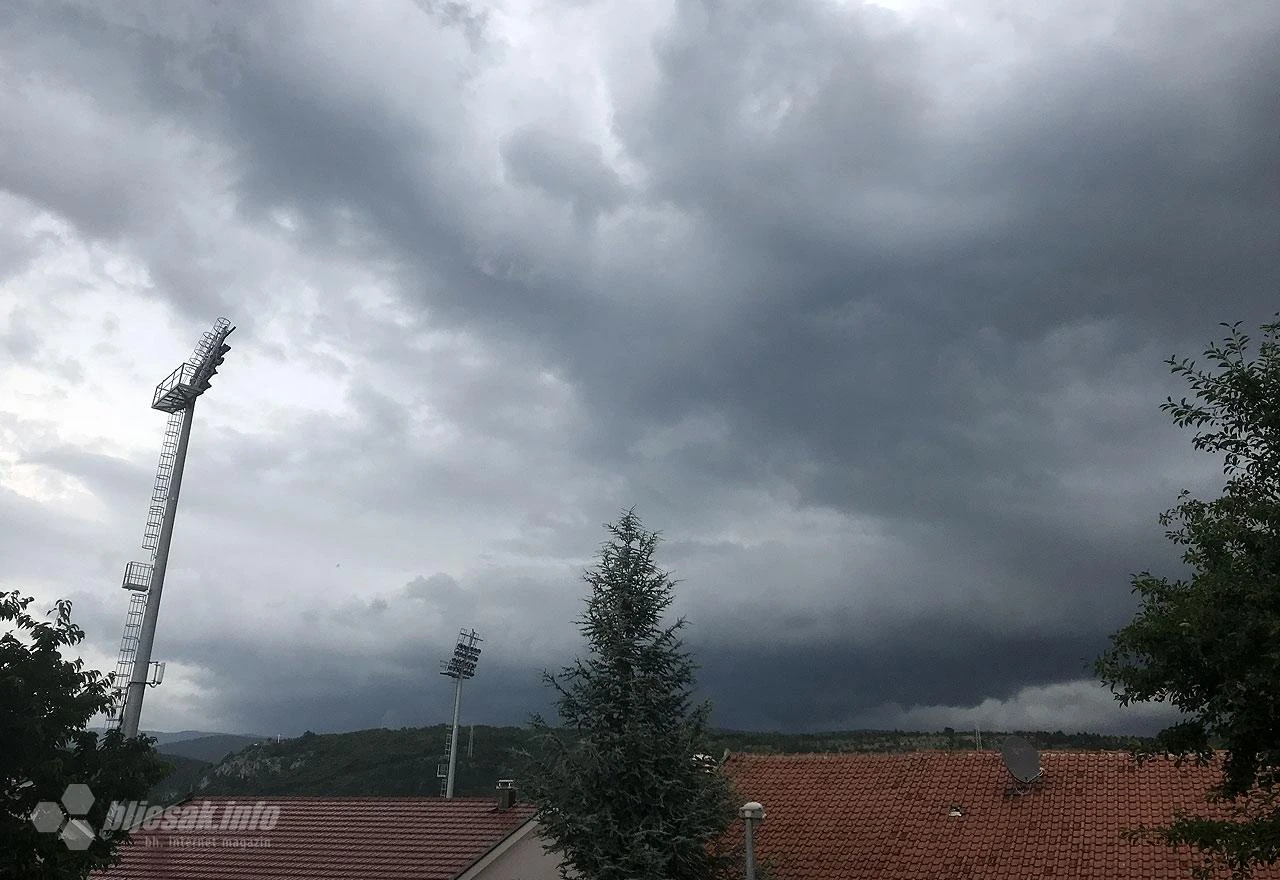 U nedjelju oblačno s kišom, na planinama snijeg