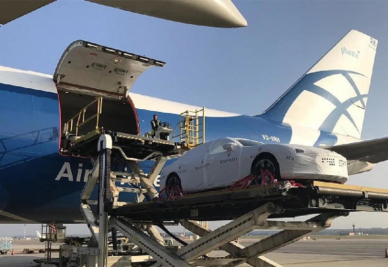 Kad sirotinja kupi 40 Maseratija…