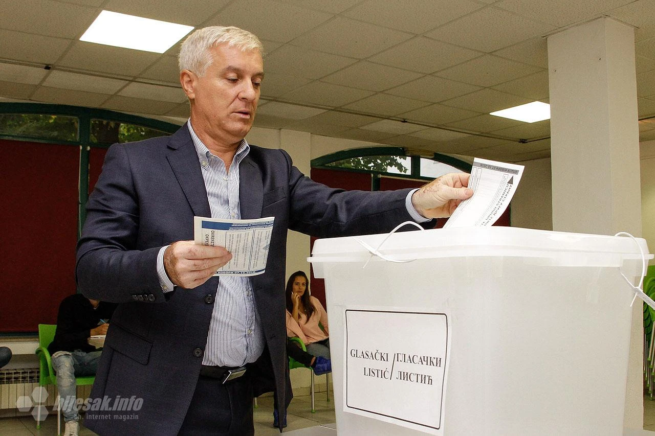 U Mostaru otvorena sva biračka mjesta