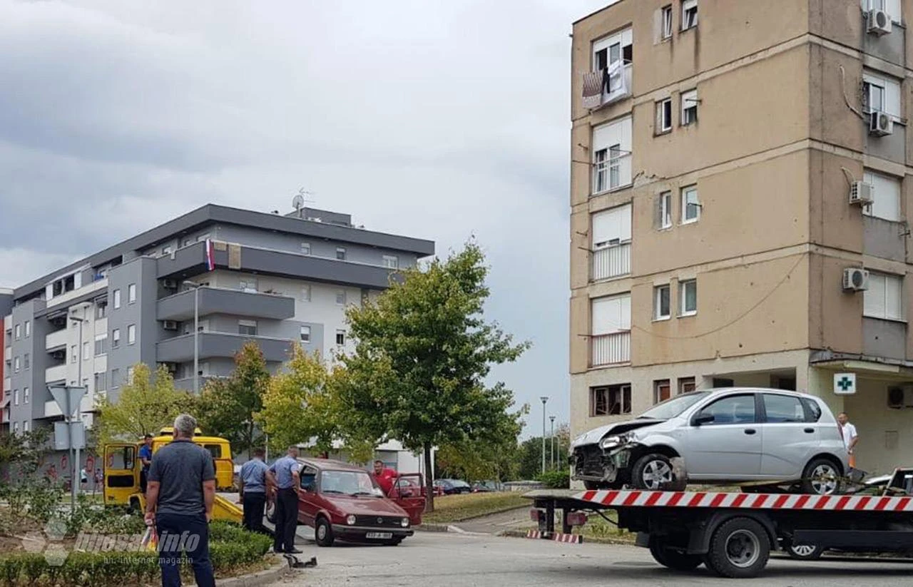 Čapljina: Bez ozlijeđenih osoba u sudaru osobnih automobila