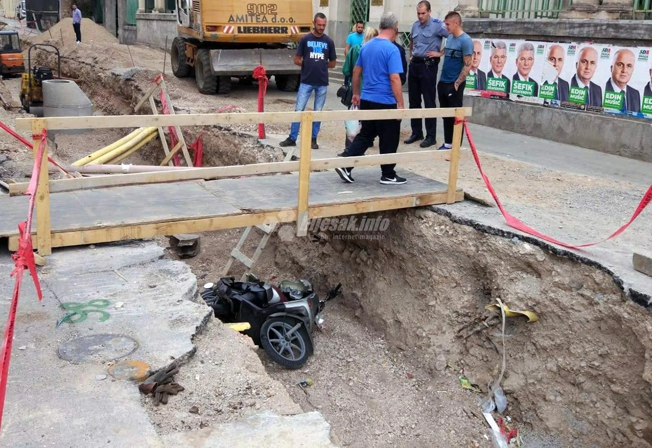 Mostar: Motociklom 'upao' u kanal za kolektore