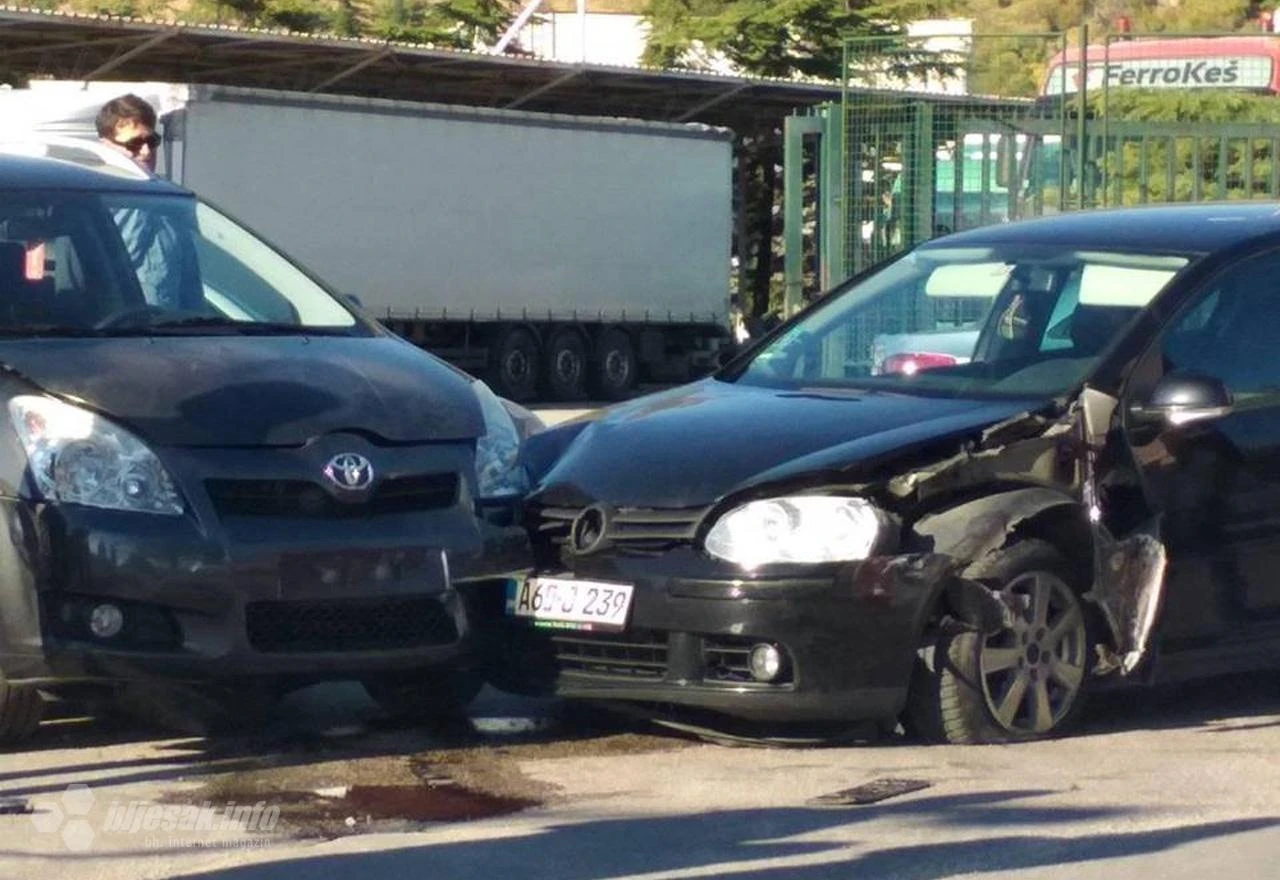 Rodoč: Sudarila se dva VW-a i Toyota