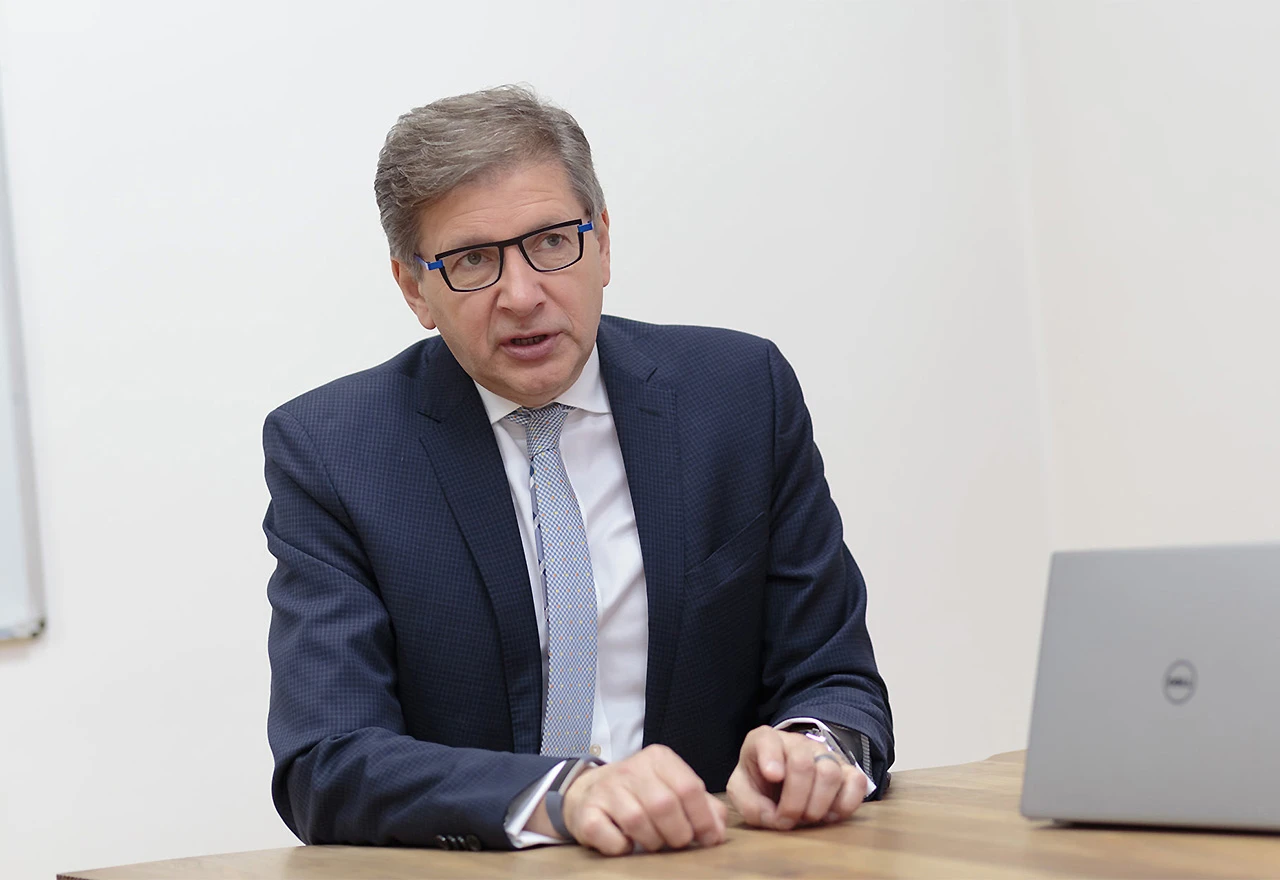 Hadžikadić za Bljesak: Narod mora preuzeti osobnu odgovornost za stanje u državi