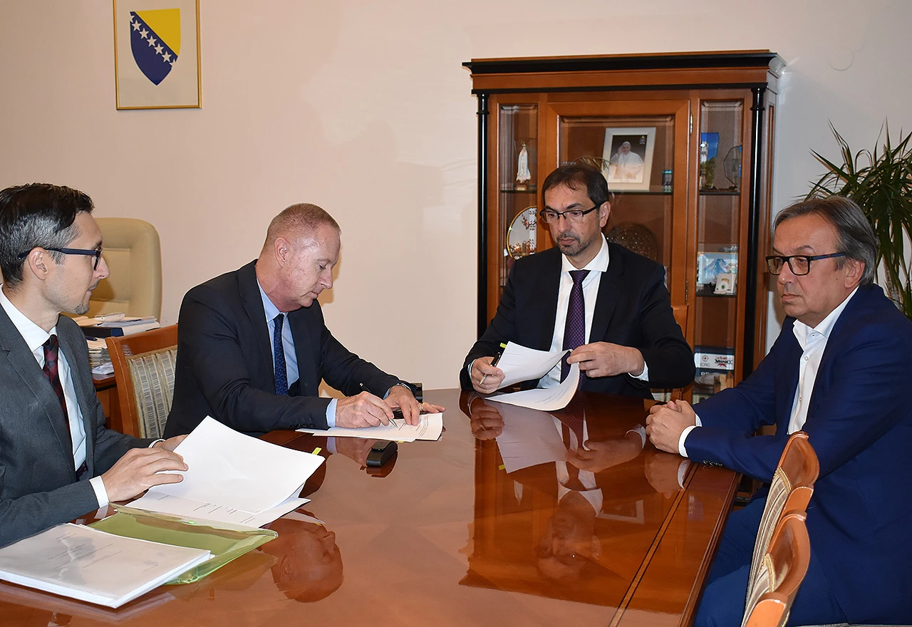 Autoceste FBiH zajmile 180 milijuna za Koridor Vc