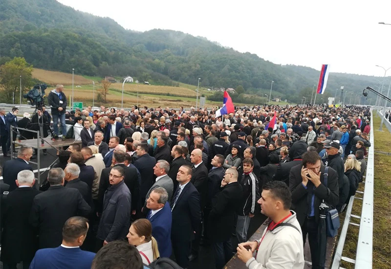 Dodik šapnuo Dačiću: Svi putevi vode u Beograd