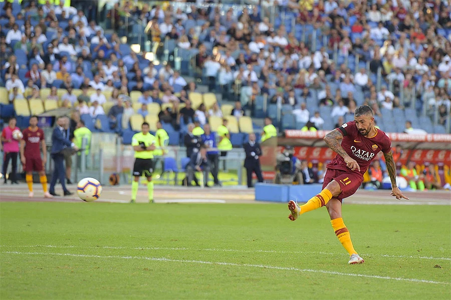 Roma u velikom rimskom okršaju srušila Lazio; Kolarov za povijest!