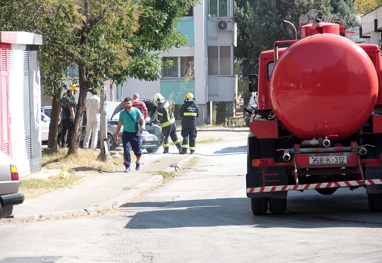 Mostar: Planuo automobil
