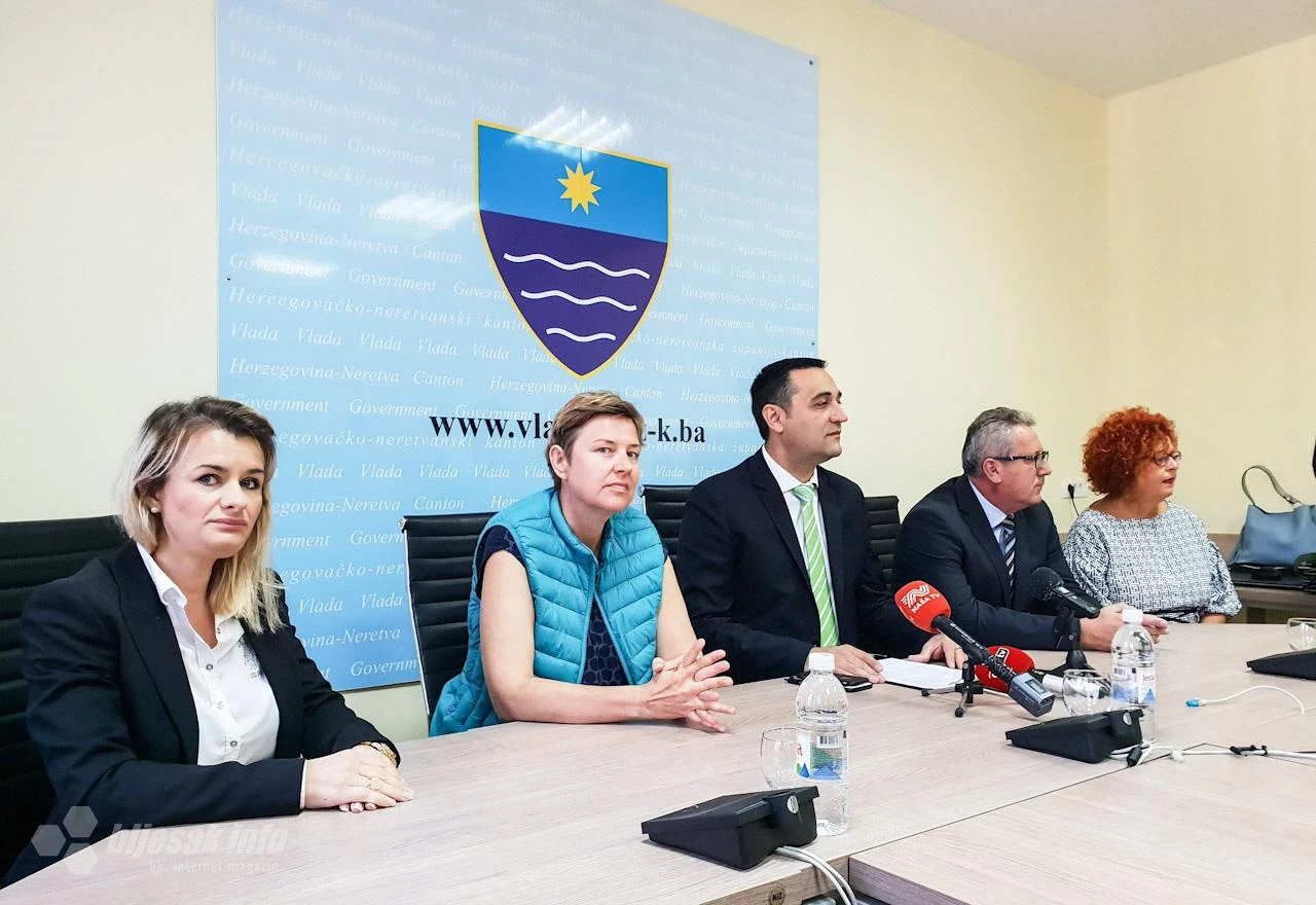  Njemački GIZ donirao opremu za dvije srednje škole u Mostaru