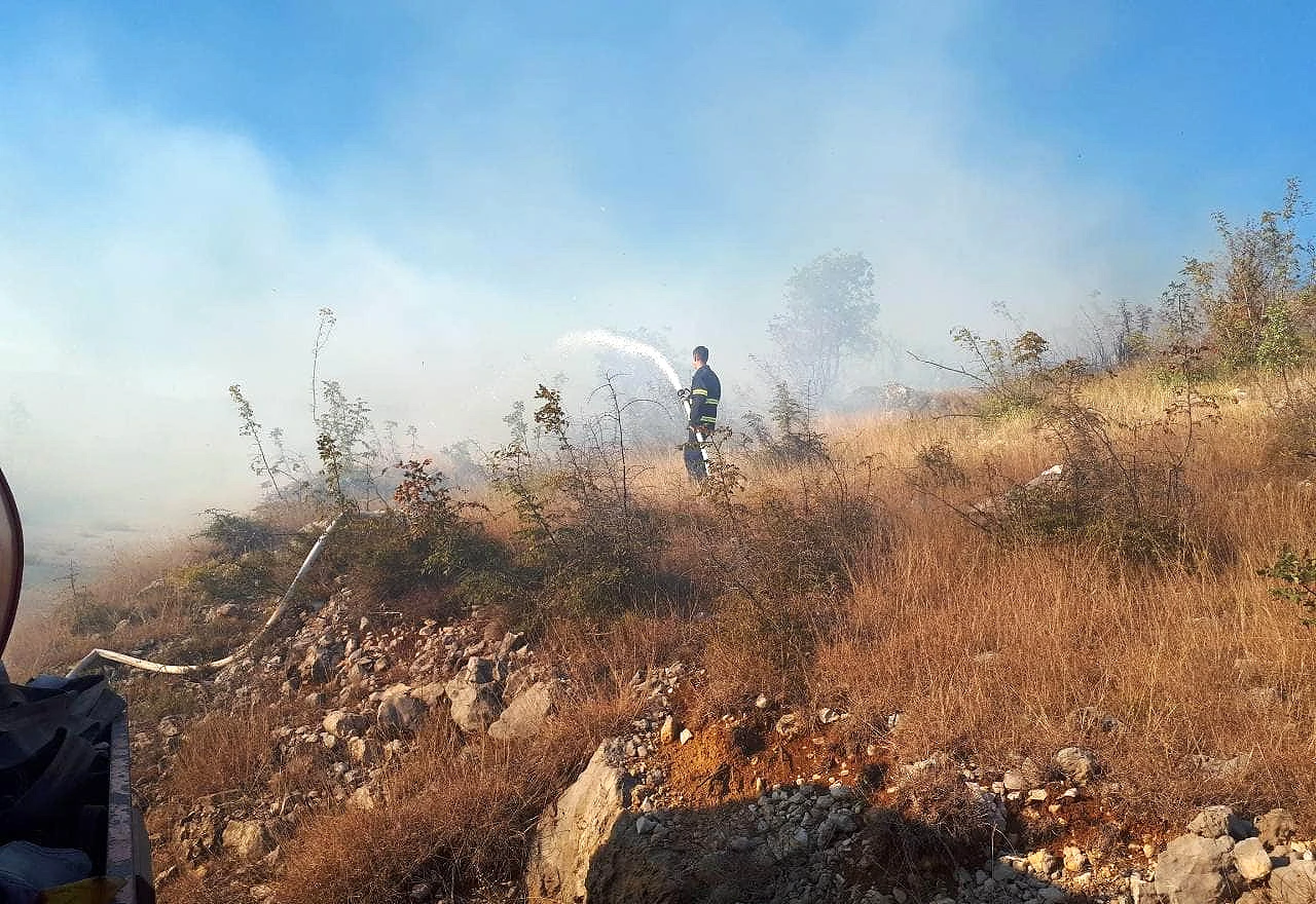 Gori i na drugom kraju Mostara: Vatreno popodne u Pologu
