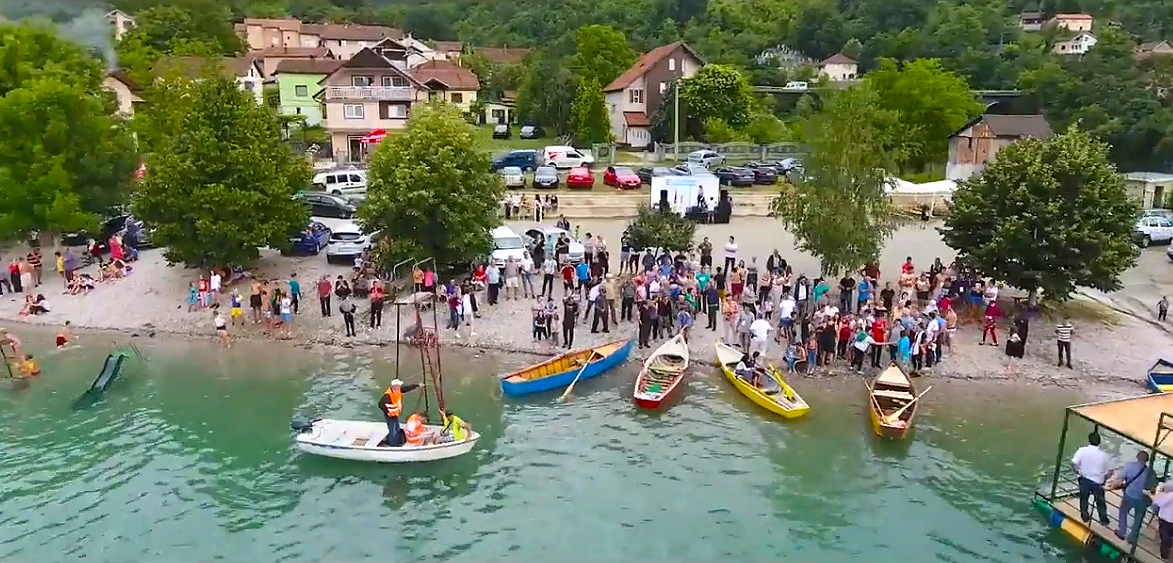 Jablanica: Veslačko natjecanje u drvenim tradicionalnim čamcima