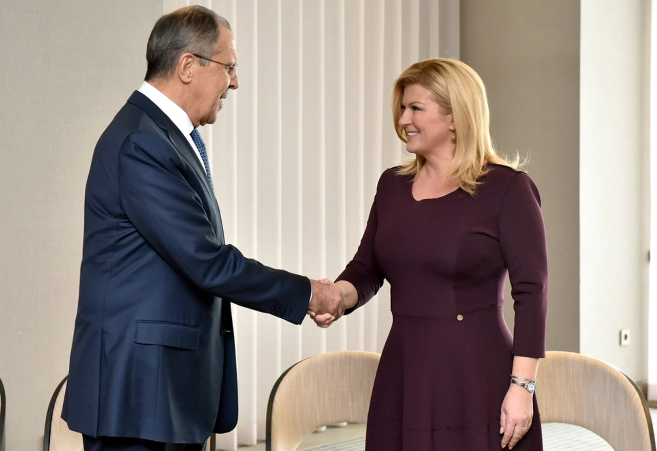 Grabar-Kitarović i Lavrov: BiH mora izabrati predstavnike prema Daytonu