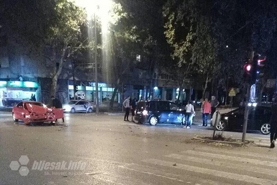 Mostar: Sudar dvaju vozila, nastala materijalna šteta