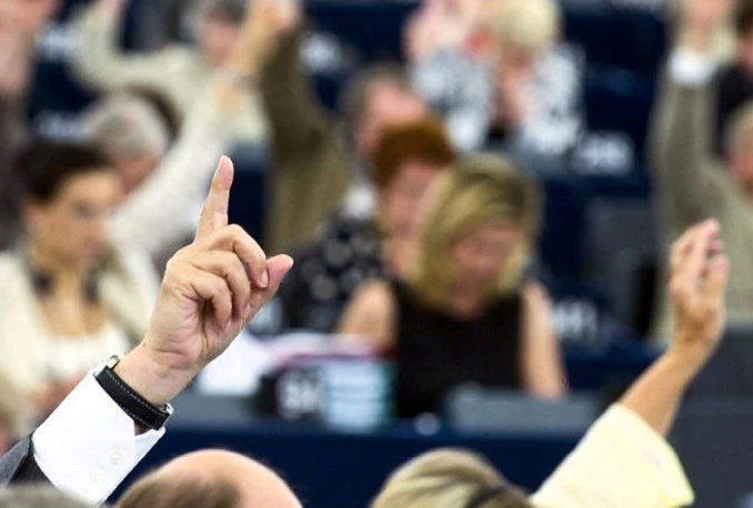 Izmijeniti zakon za što veći broj žena u vlasti