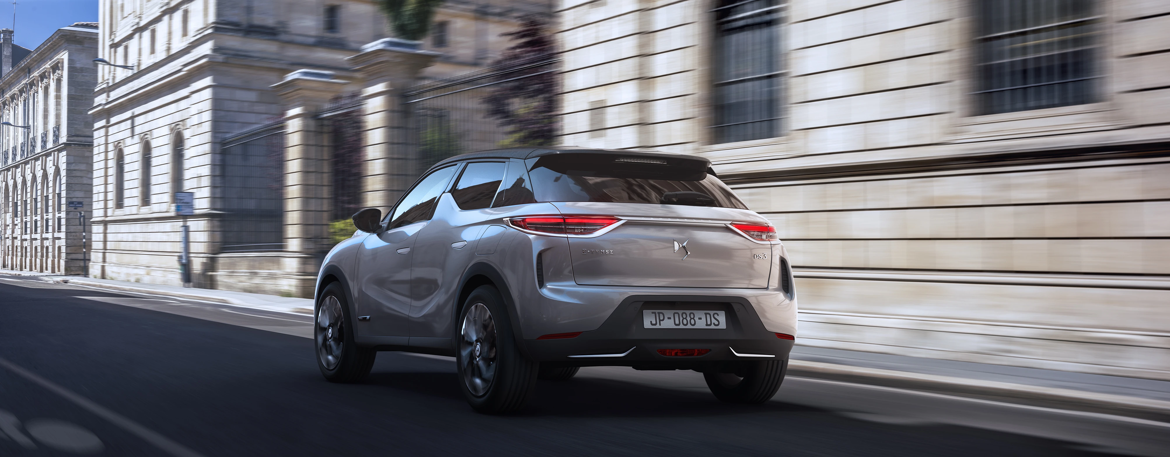 DS 3 CROSSBACK : Ikona High-Tech stila