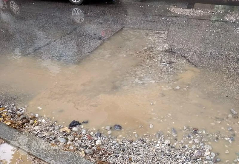 Mostar: Kanalizacijska cijev polomila vodovodnu