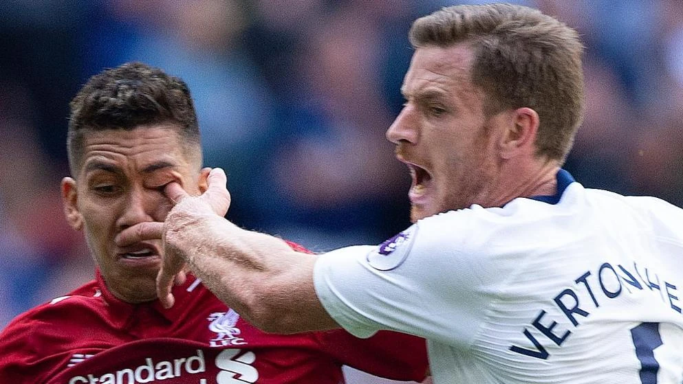 Liverpoolov napadač Roberto Firmino zamalo izgubio oko!