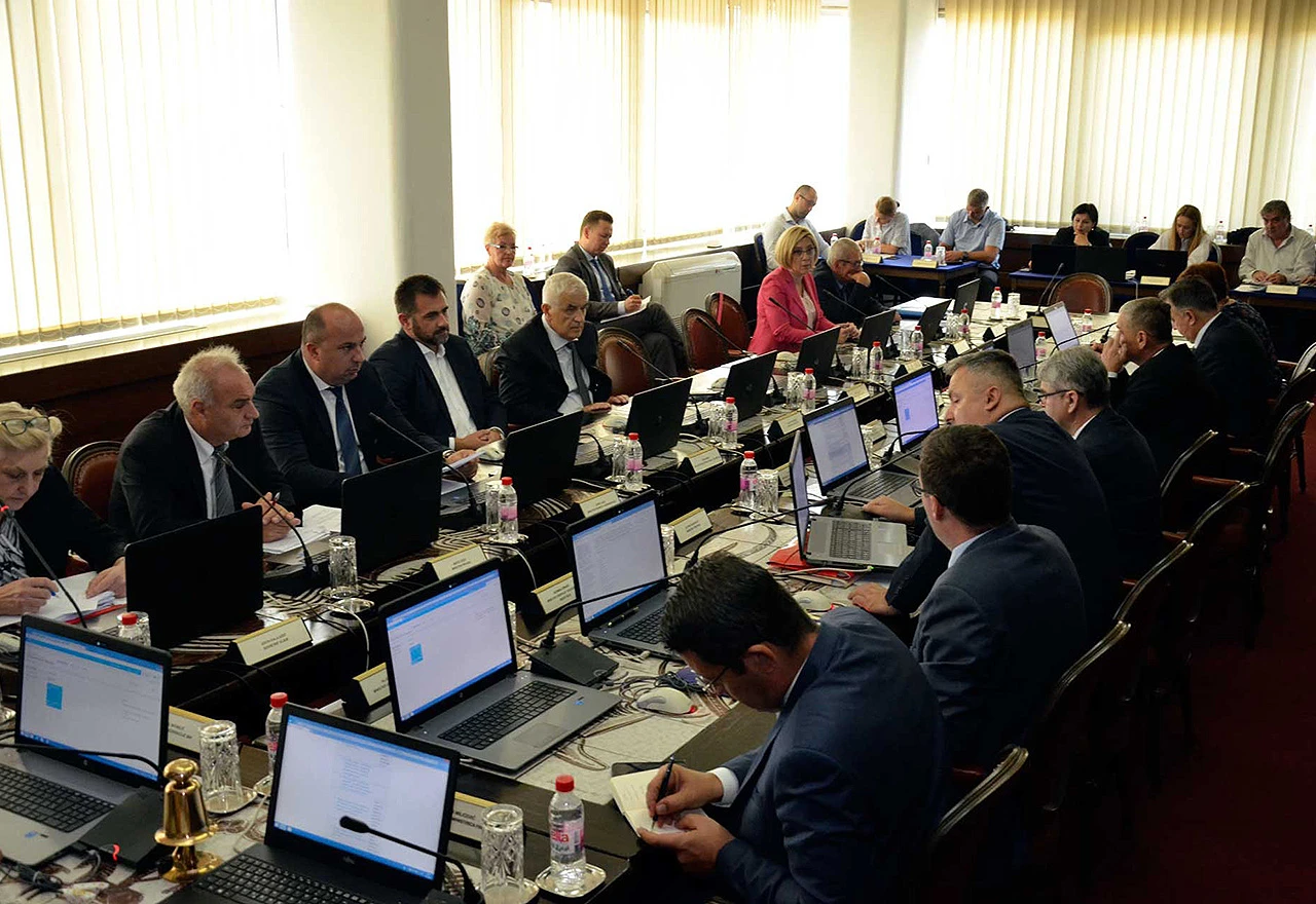 Vlada FBiH: Pokreće se proces izrade Strategije razvoja FBiH