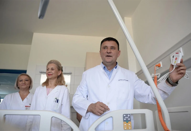 Prljava kampanja: Kroz reklamu bolnice, reklamirao sebe
