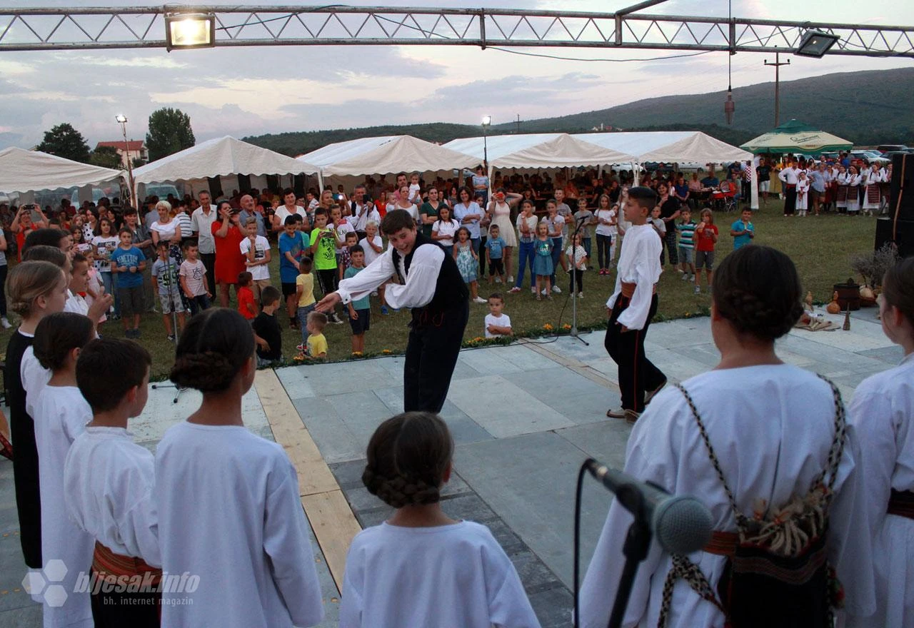 Mladi folkloraši iz Širokog Brijega jedini će predstavljati BiH na ''Vinkovačkim jesenima''