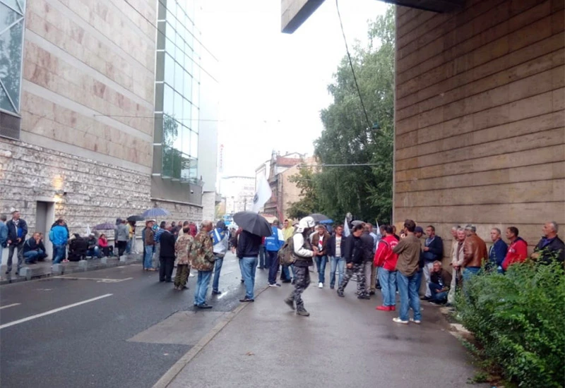 Sukobili se borci s policijom