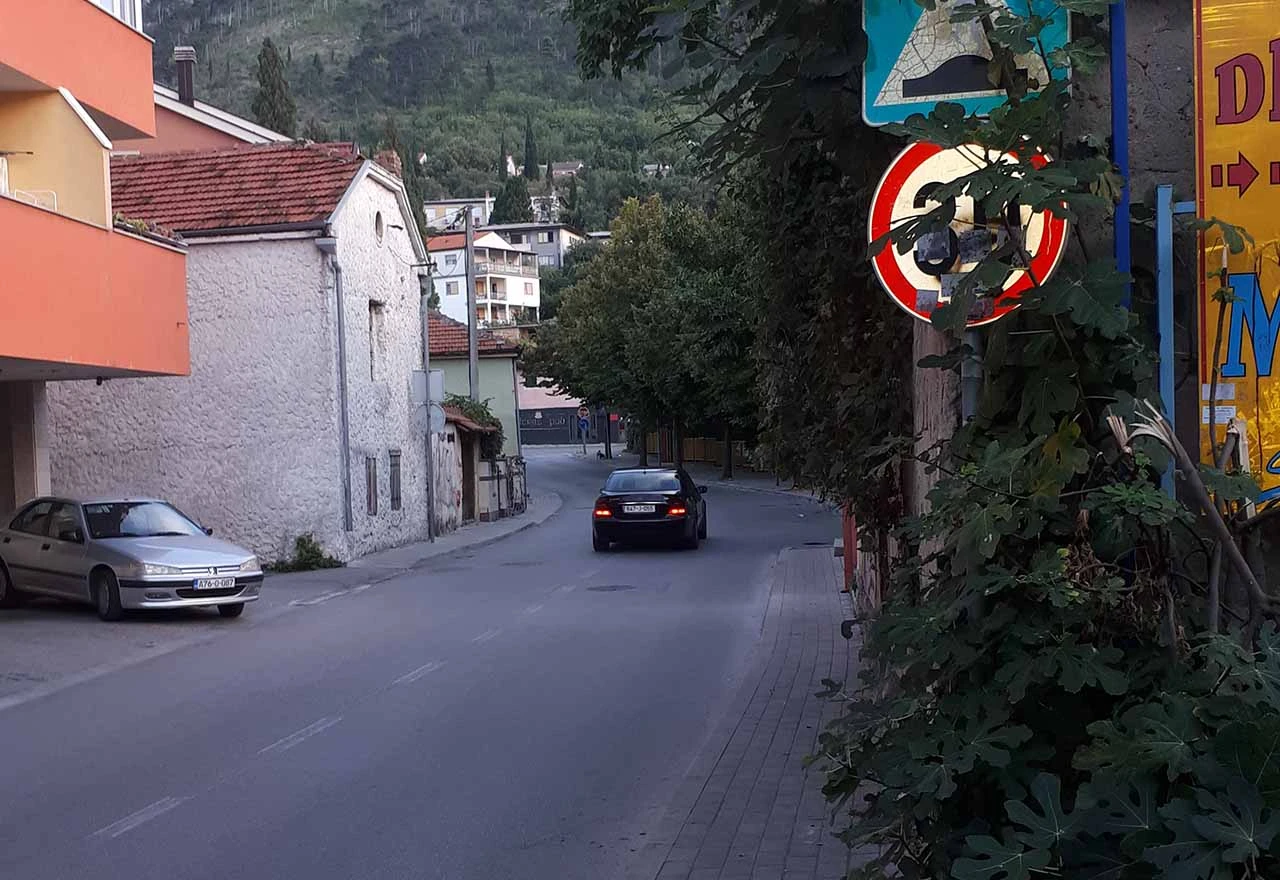 Mostar: Ležeći policajci svoje odležali, stojećih nema