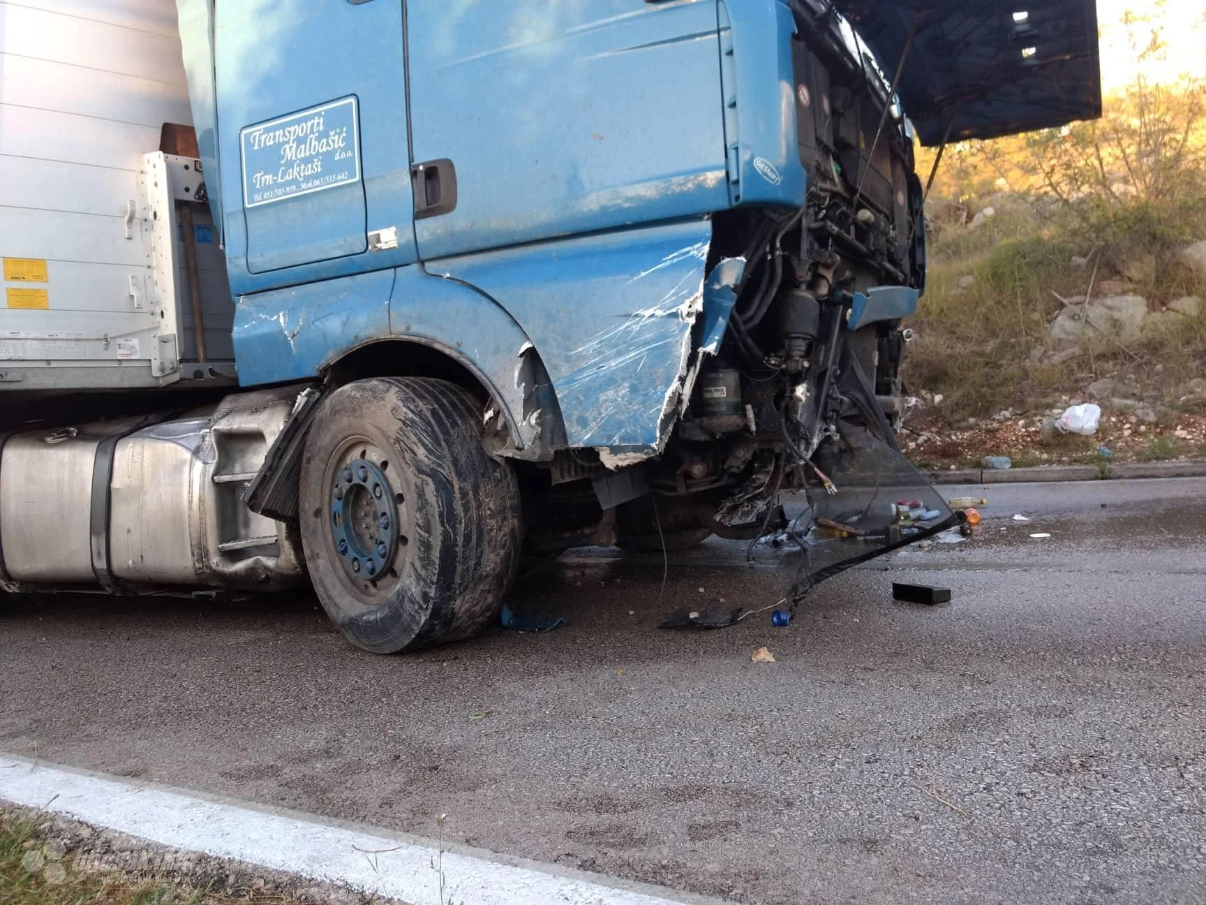 Buna - Stolac: U sudaru teretnog i osobnih vozila ozlijeđeno više osoba