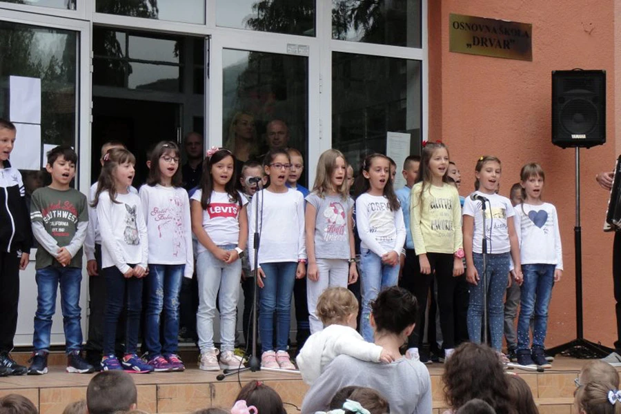 Općina Drvar prvašićima poklonila po 100 KM