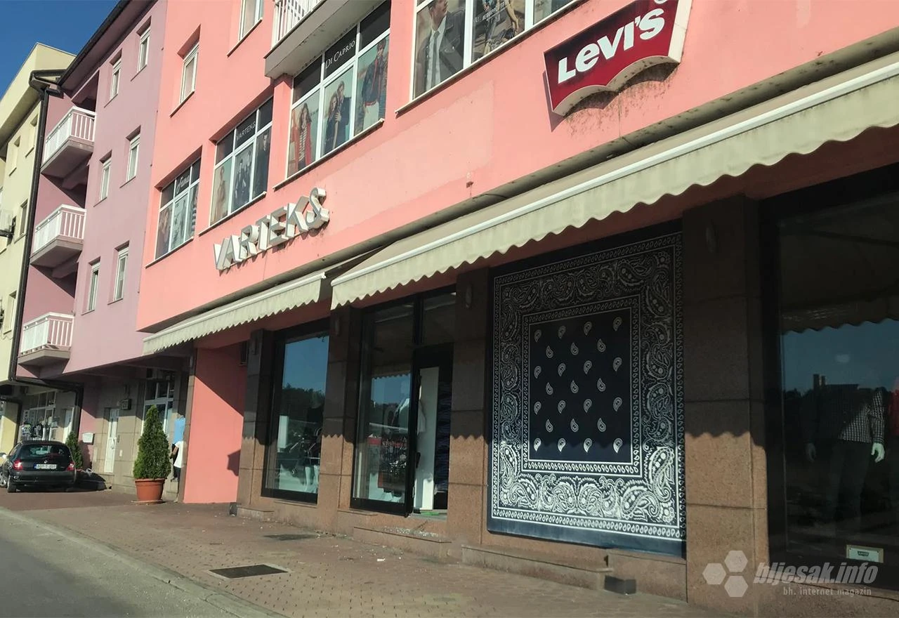Butik razbijen, odijela netaknuta
