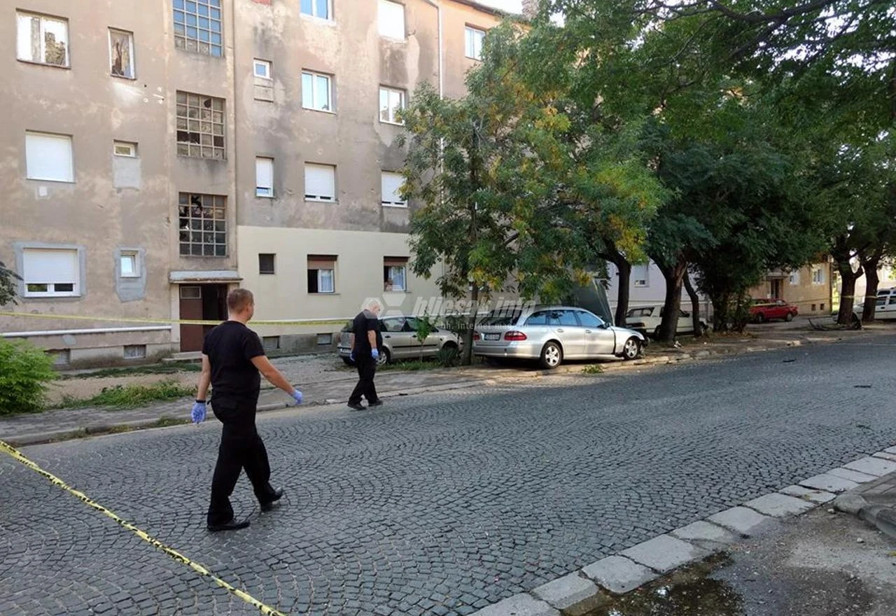 Rodoč: Od jačine eksplozije na automobilu popucala stakla na zgradama