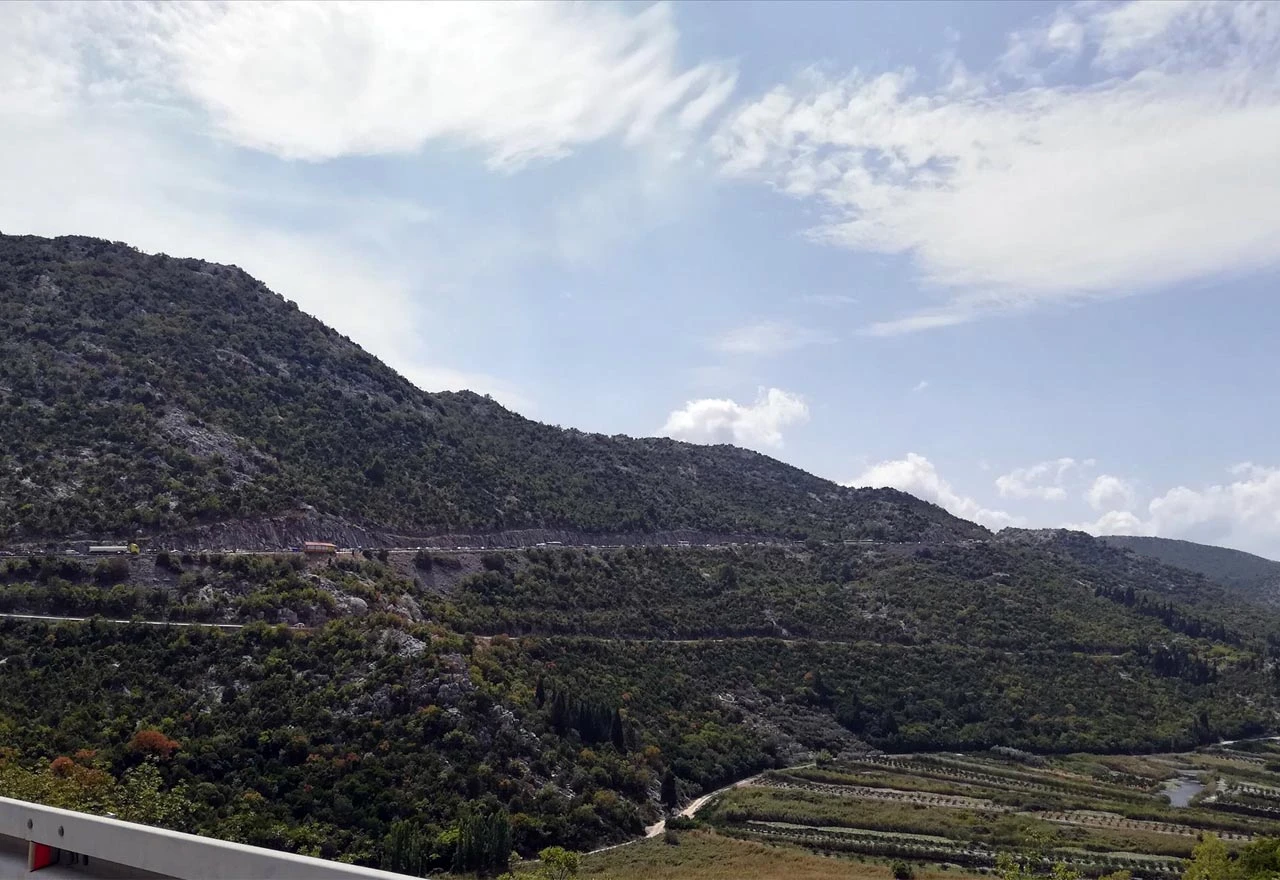 Zahvale iz Neuma zbog 20 kilometara duge kolone