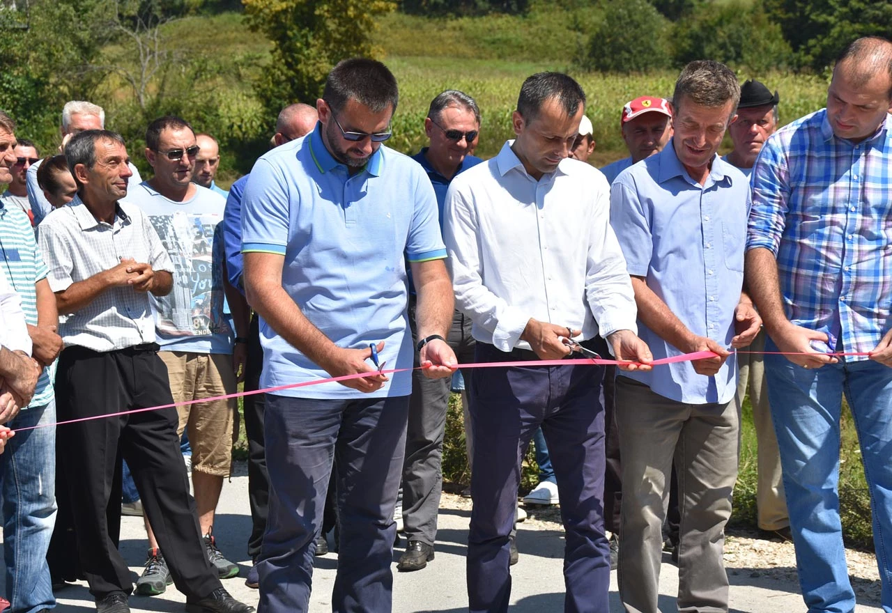 Slučajno, pred izbore: Povratnici dobili 2.270 metara puta